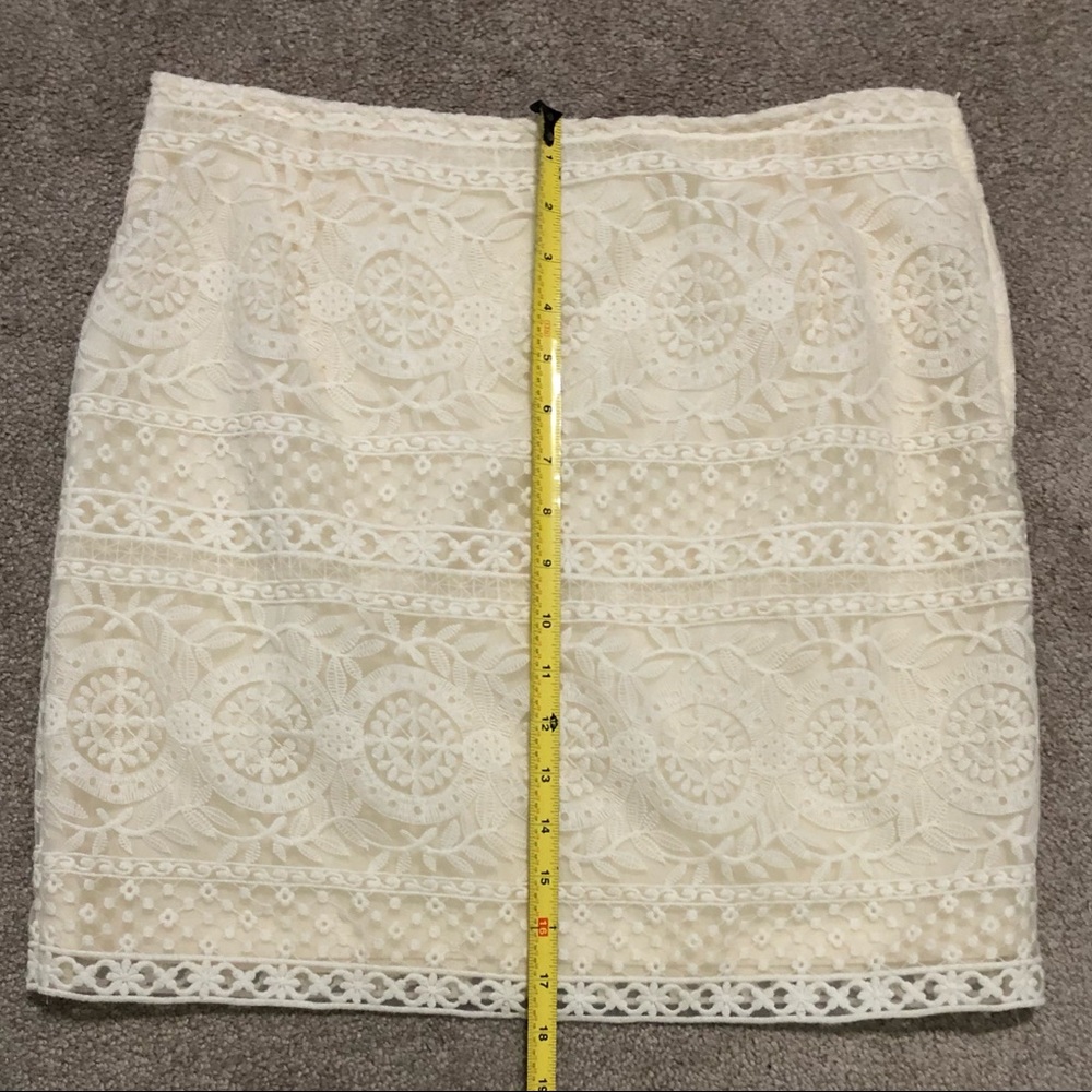 Double layered white/cream skirt - Picture 2 of 4